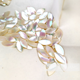 Vintage 1950/60s Mother of Pearl Superfine Simple Petal - 15x7mm