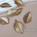 Lot of 7 Gold Metal Leaves Veined Curvature - 3cm